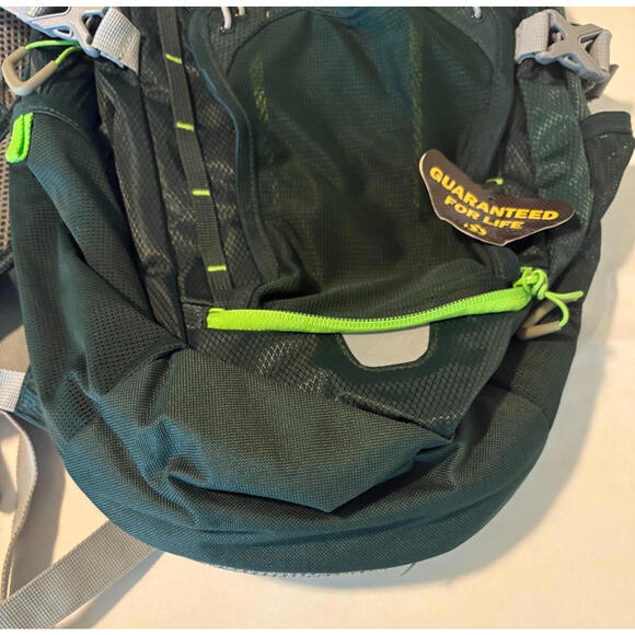 Outdoor Products Hydration Backpack with CamelBak Tube – Green/Gray – NWT - Picture 5 of 9